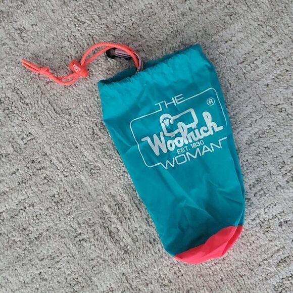 Woolrich | Travel Windbreaker  - Picture 8 of 8